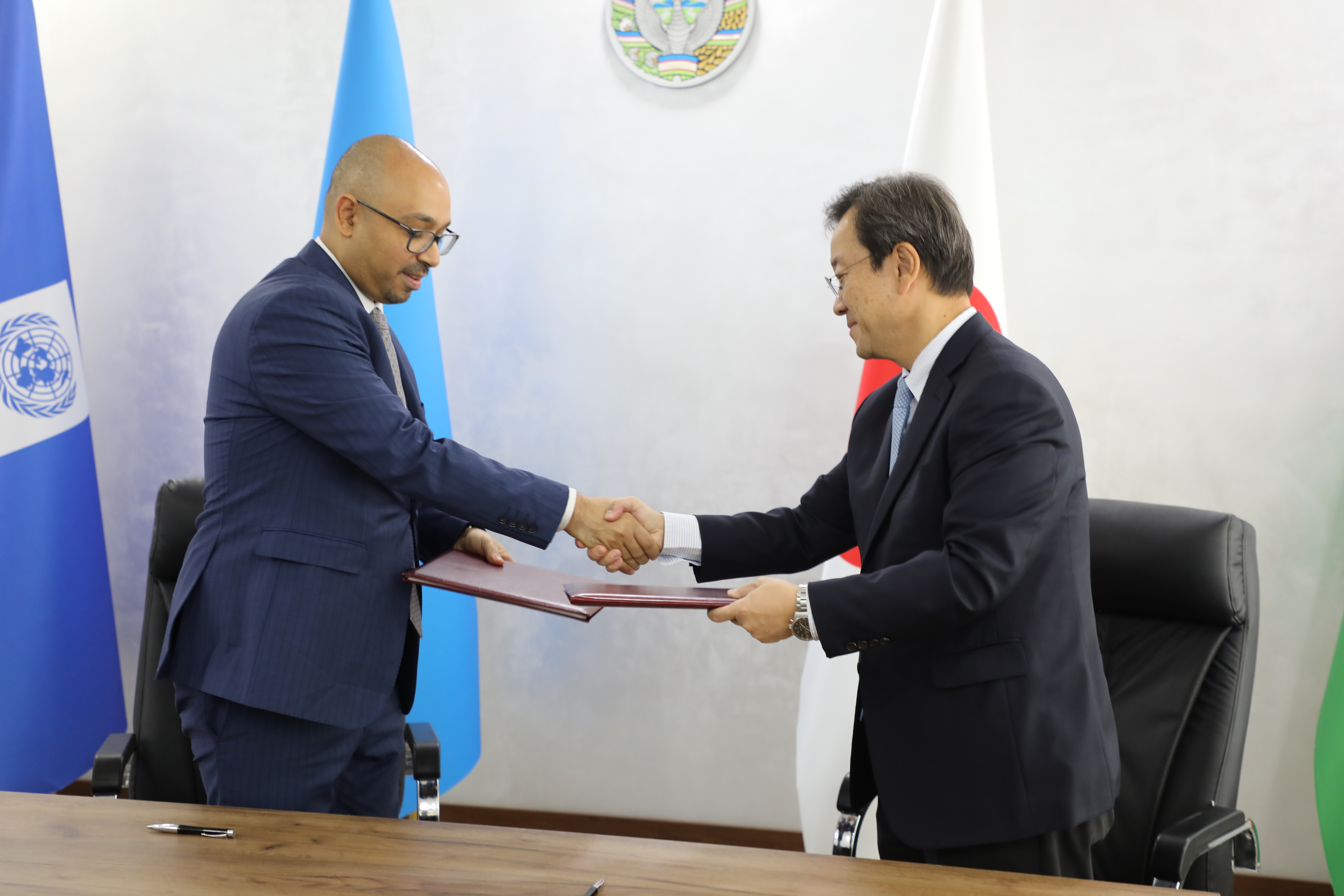 Takashi Hatori, Ambassador Extraordinary and Plenipotentiary of Japan to the Republic of Uzbekistan; and Anas Fayyad Qarman, UNDP Resident Representative in Uzbekistan.